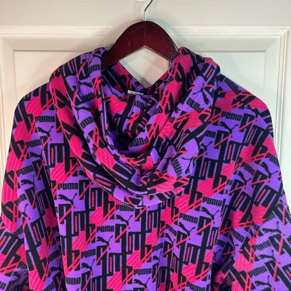 Puma long sleeve hooded pattern fleece sweatshirt.  Cropped‎ - Picture 6 of 9